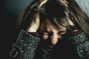 Częste bóle głowy – przyczyny, diagnostyka i skuteczne metody leczenia