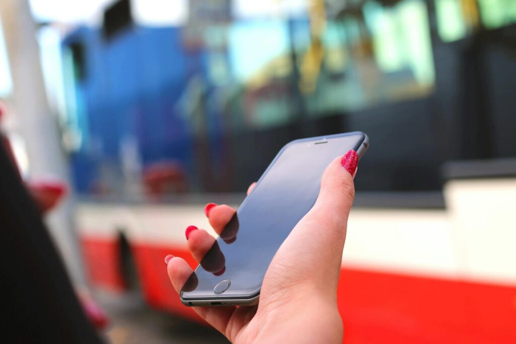Czy kod recepty przychodzi SMS-em – jak otrzymać e-receptę i gdzie ją znaleźć informacje