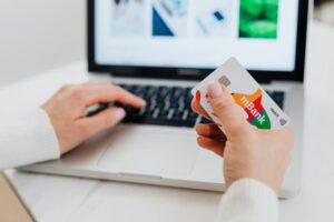 Ile kosztuje recepta online – od czego zależy cena i co naprawdę opłacasz