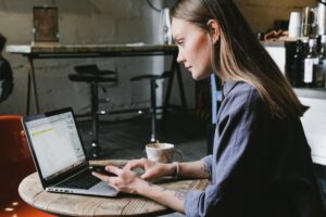 Recepta przez internet 24-7 – jak działa całodobowa e-recepta i kiedy warto skorzystać