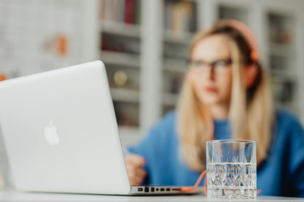 Recepta online na leki na migrenę – kiedy lekarz może pomóc online