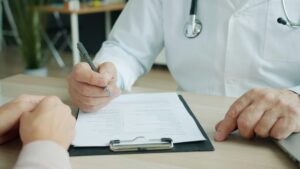Lekarz odmówił recepty online – kiedy taka decyzja jest zgodna z prawem i medycyną