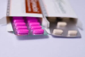 Recepta online na leki hormonalne – kiedy lekarz może wystawić receptę przez internet